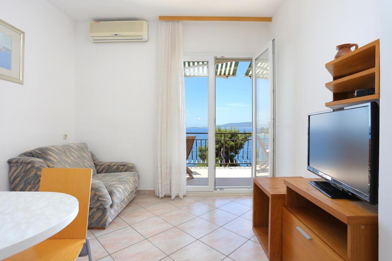 Apartments By The Sea Okrug Donji, Ciovo - 16657 Donji Okrug  Exterior photo